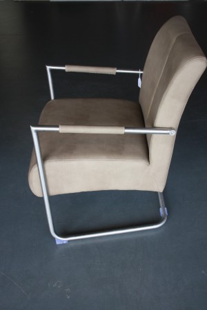 Zandkleur, mosterd, bruin of antraciet € 255,-